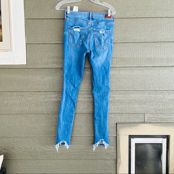 • Hollister High Rise Super Skinny Jeans - Picture 5 of 8